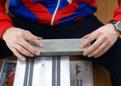 Maak een lange haal schuin naar rechts boven